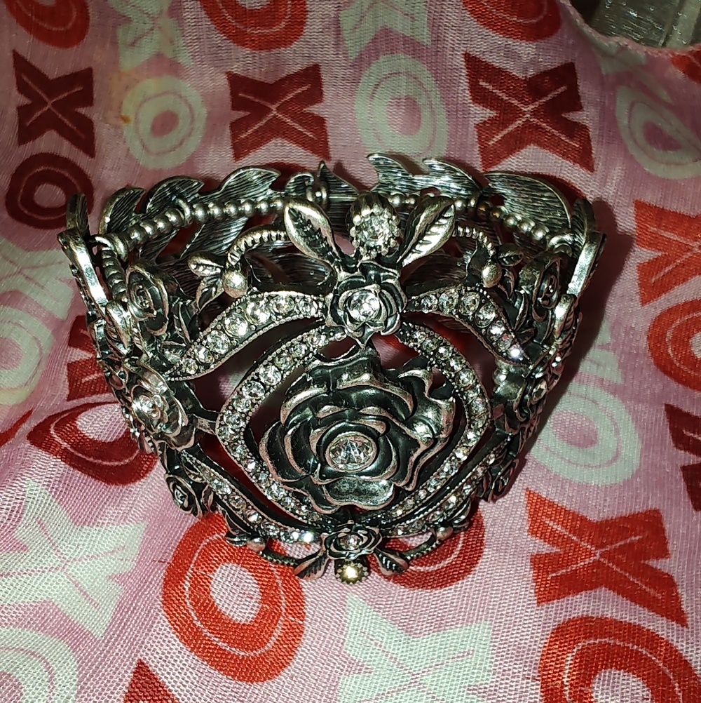 Vintage Silver Tone Hinged Rose Clamp Bracelet W/Rhinestones & Faux Pearls - Picture 2 of 5